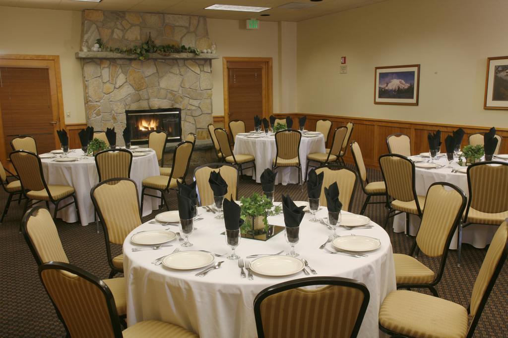 The Portlander Inn And Marketplace Exterior photo