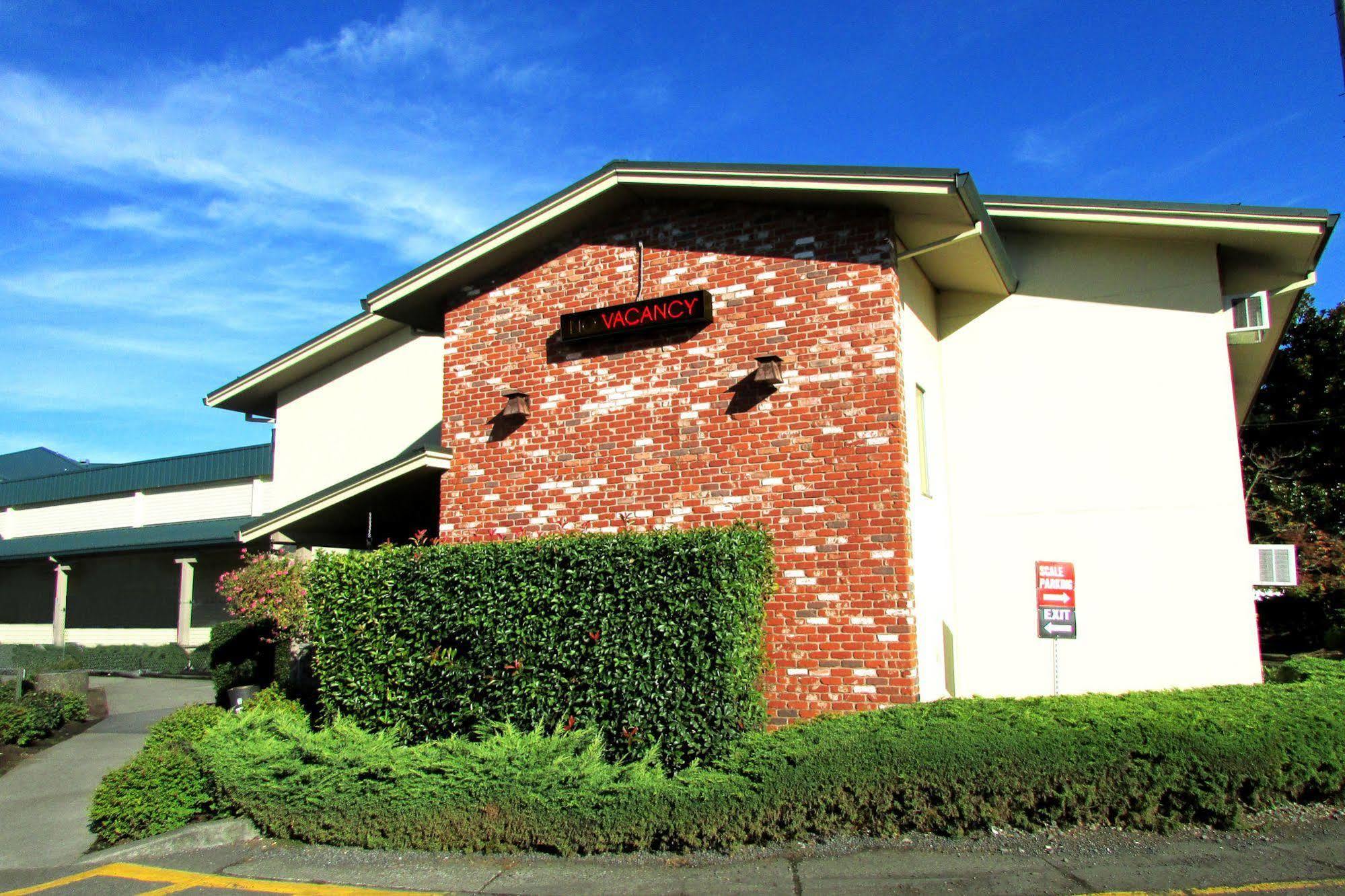 The Portlander Inn And Marketplace Exterior photo